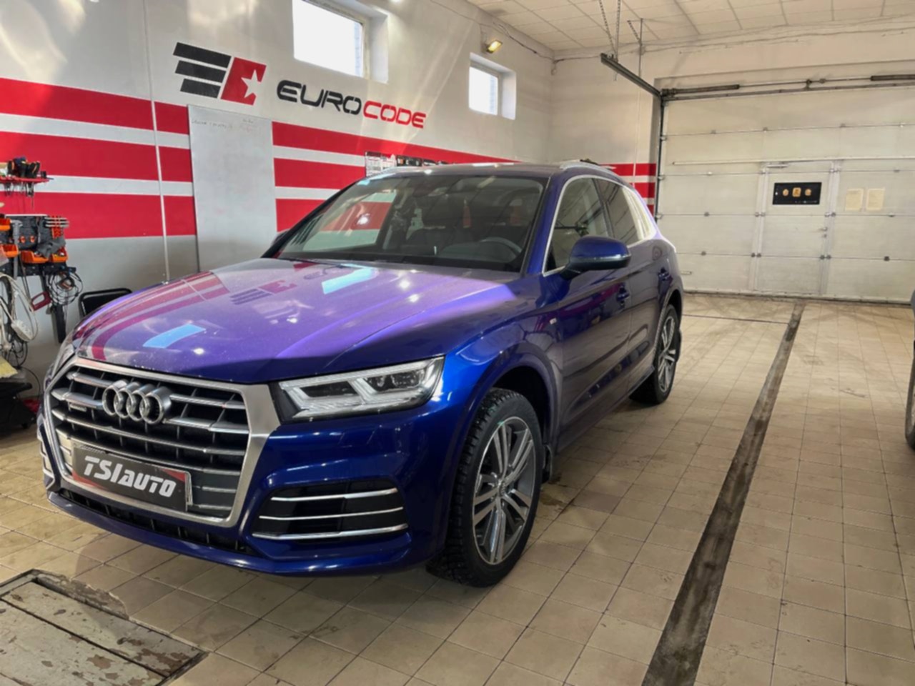 Шумоизоляция Audi Q5 в Астане