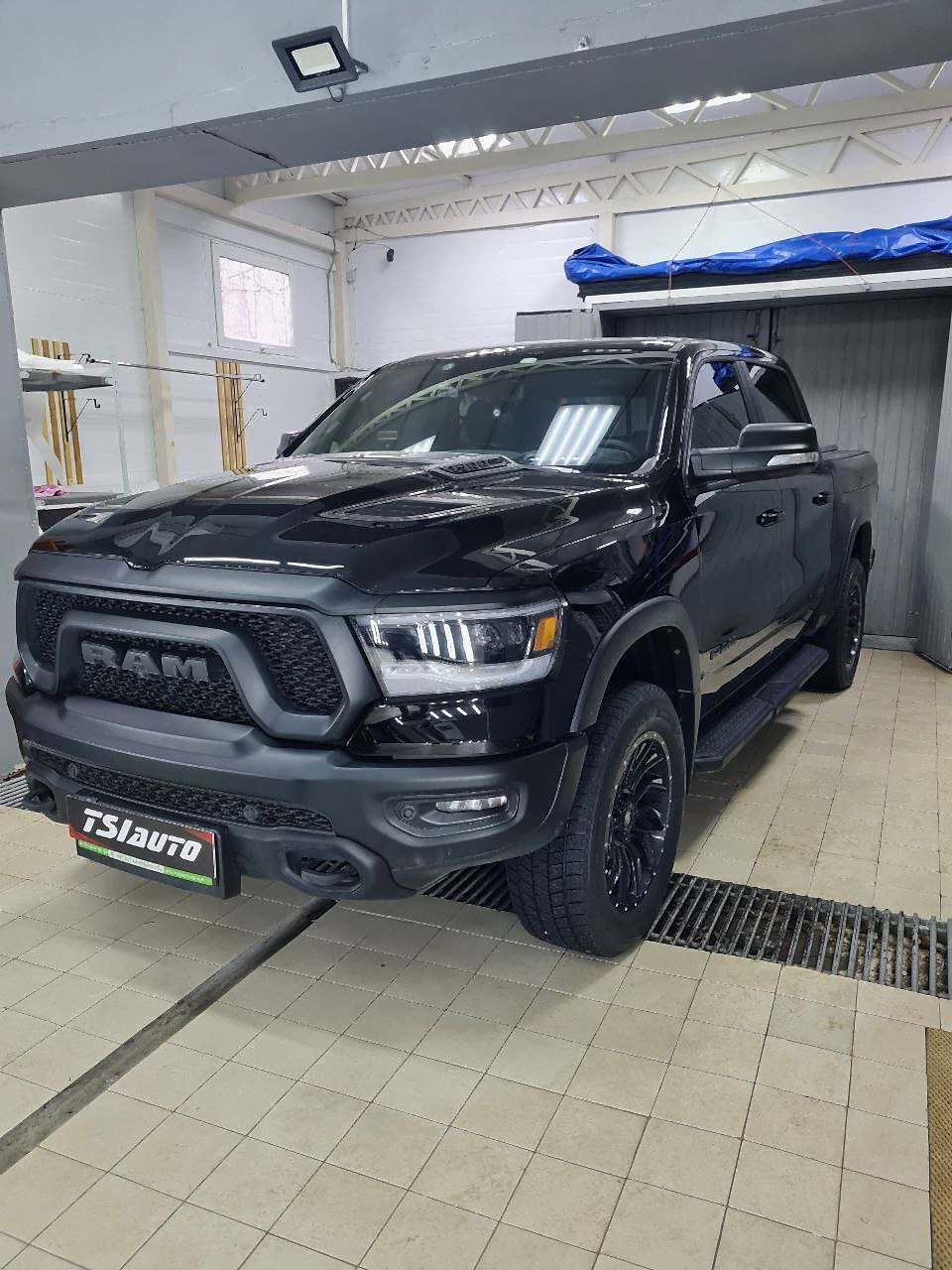 Dodge Ram TRX шумоизоляция арок в Астане