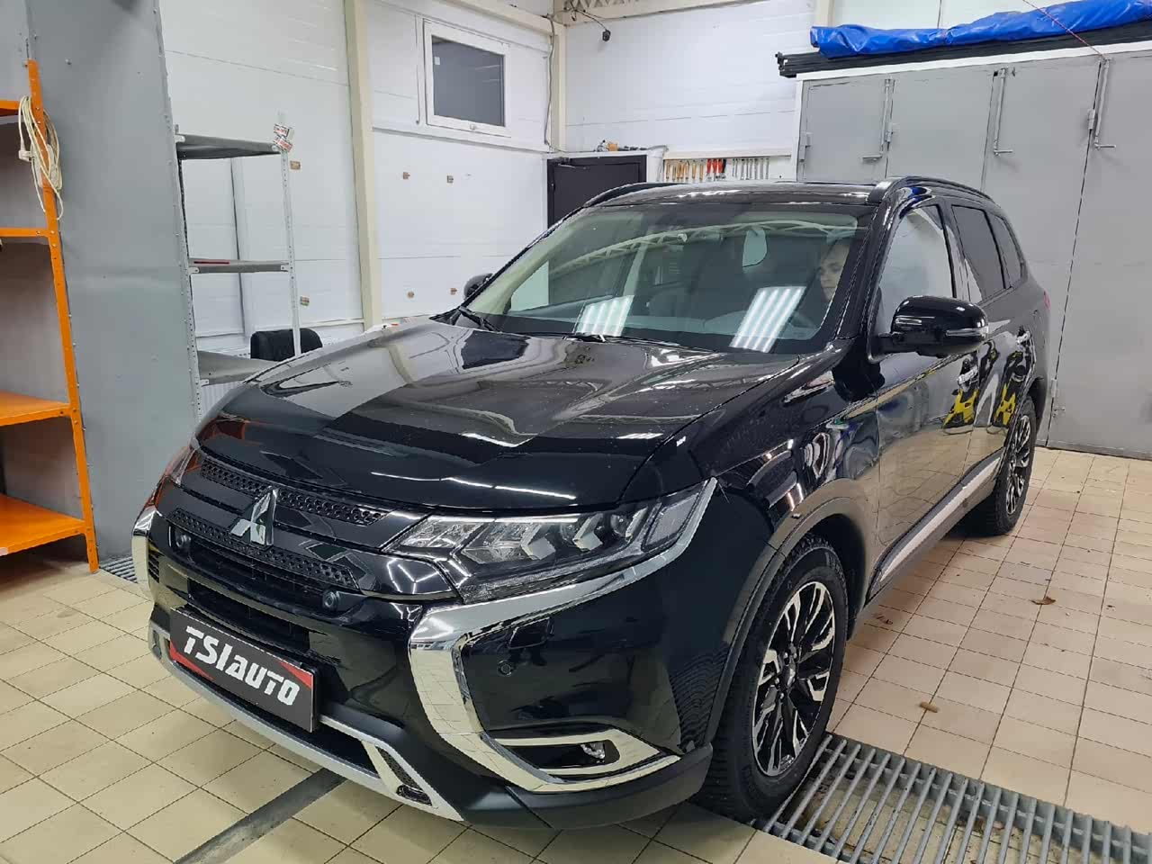 Шумоизоляция Mitsubishi Outlander в Астане