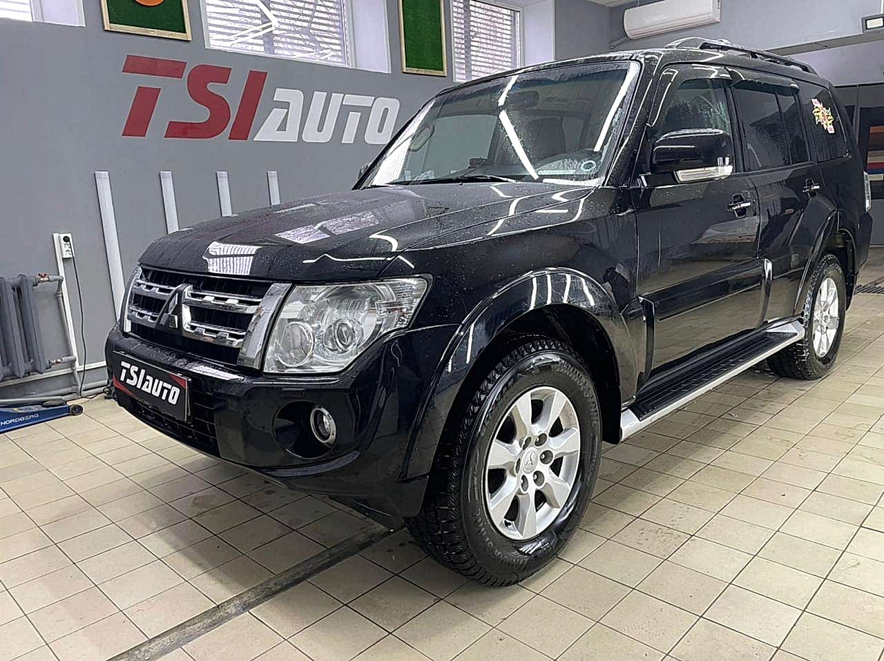 Полная шумоизоляция Mitsubishi Pajero 4 в Астане