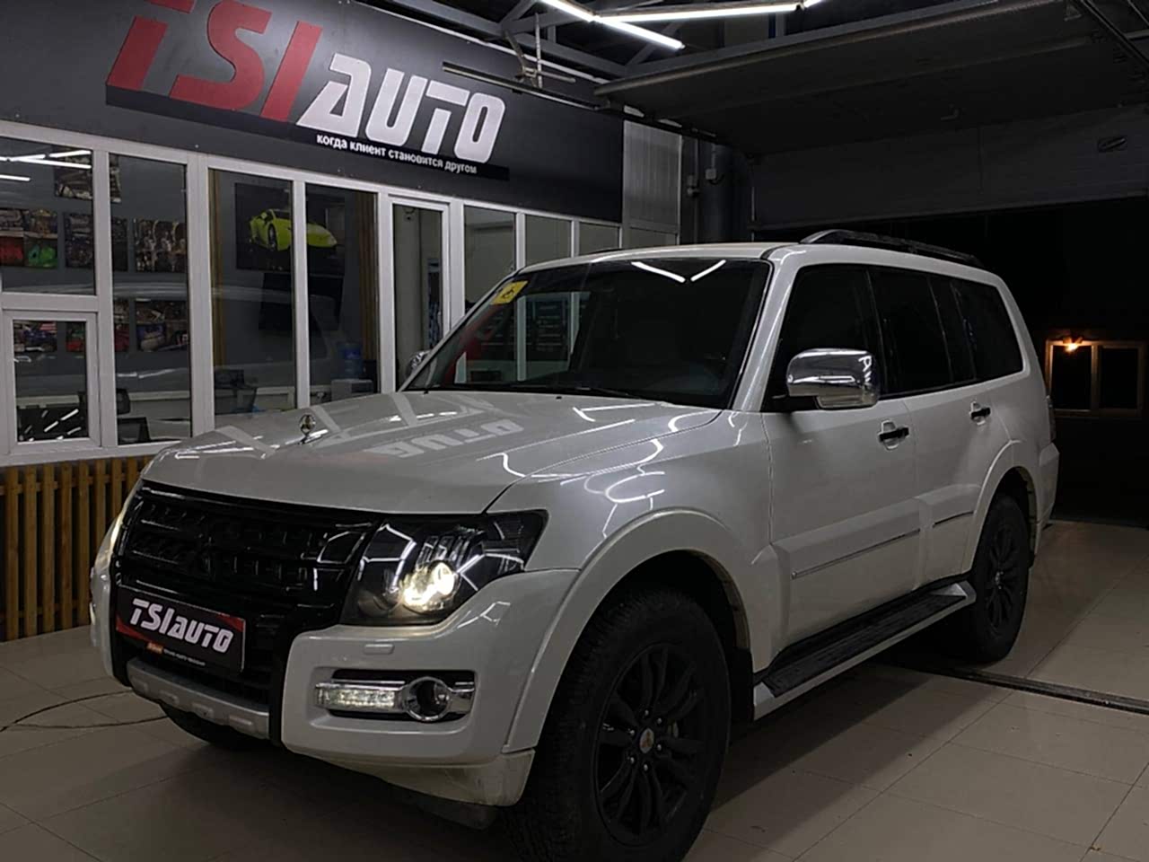 Шумоизоляция Mitsubishi Pajero в Астане - пакет Комфорт