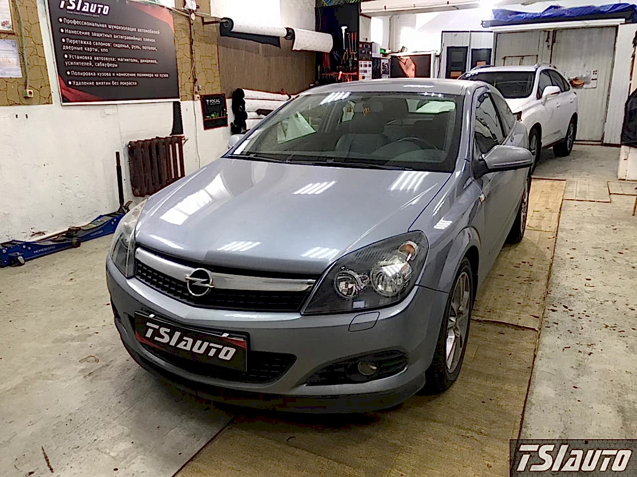 Правильная шумоизоляция Opel Astra H в Астане