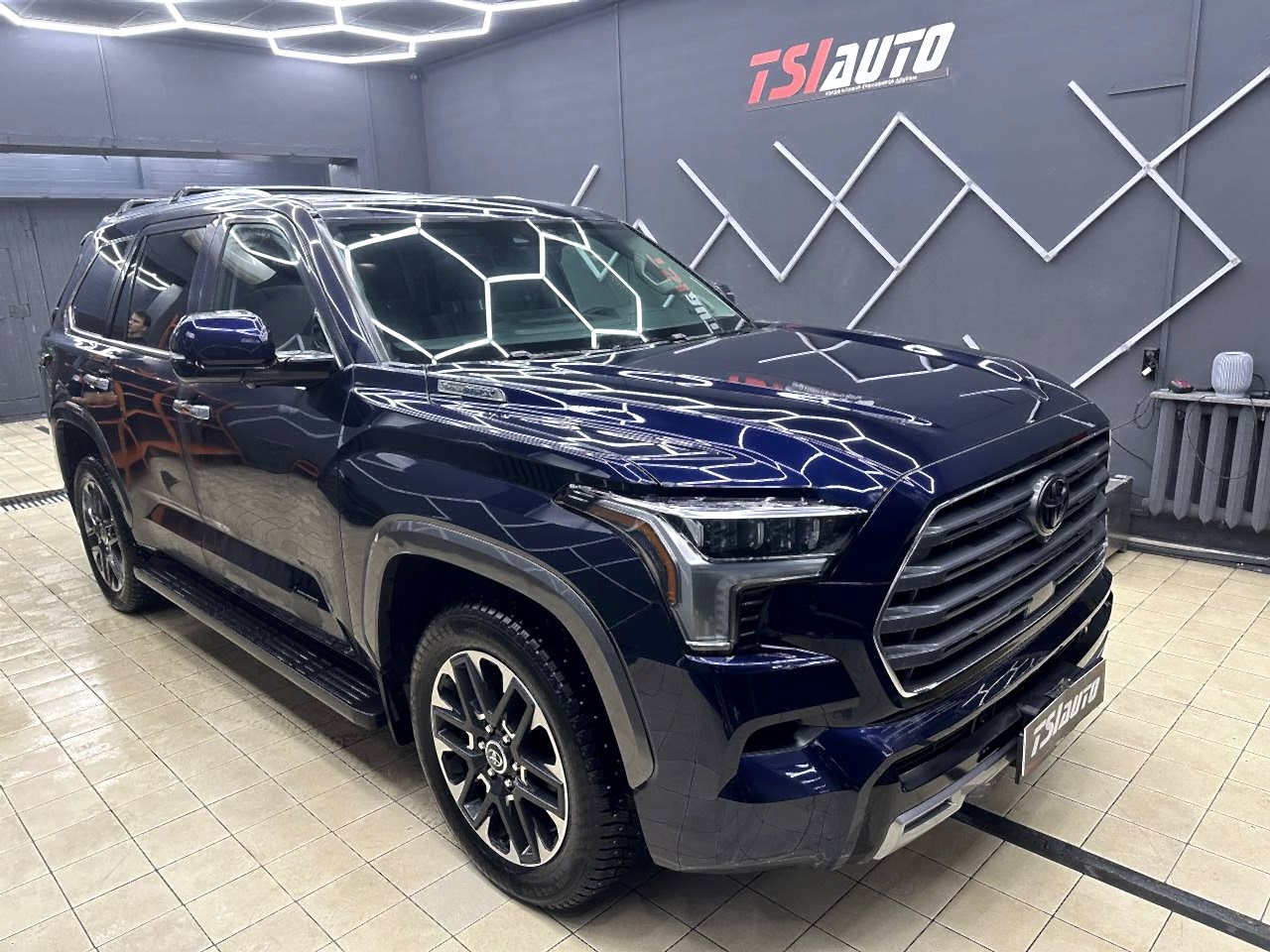 Шумоизоляция Toyota Sequoia в Астане