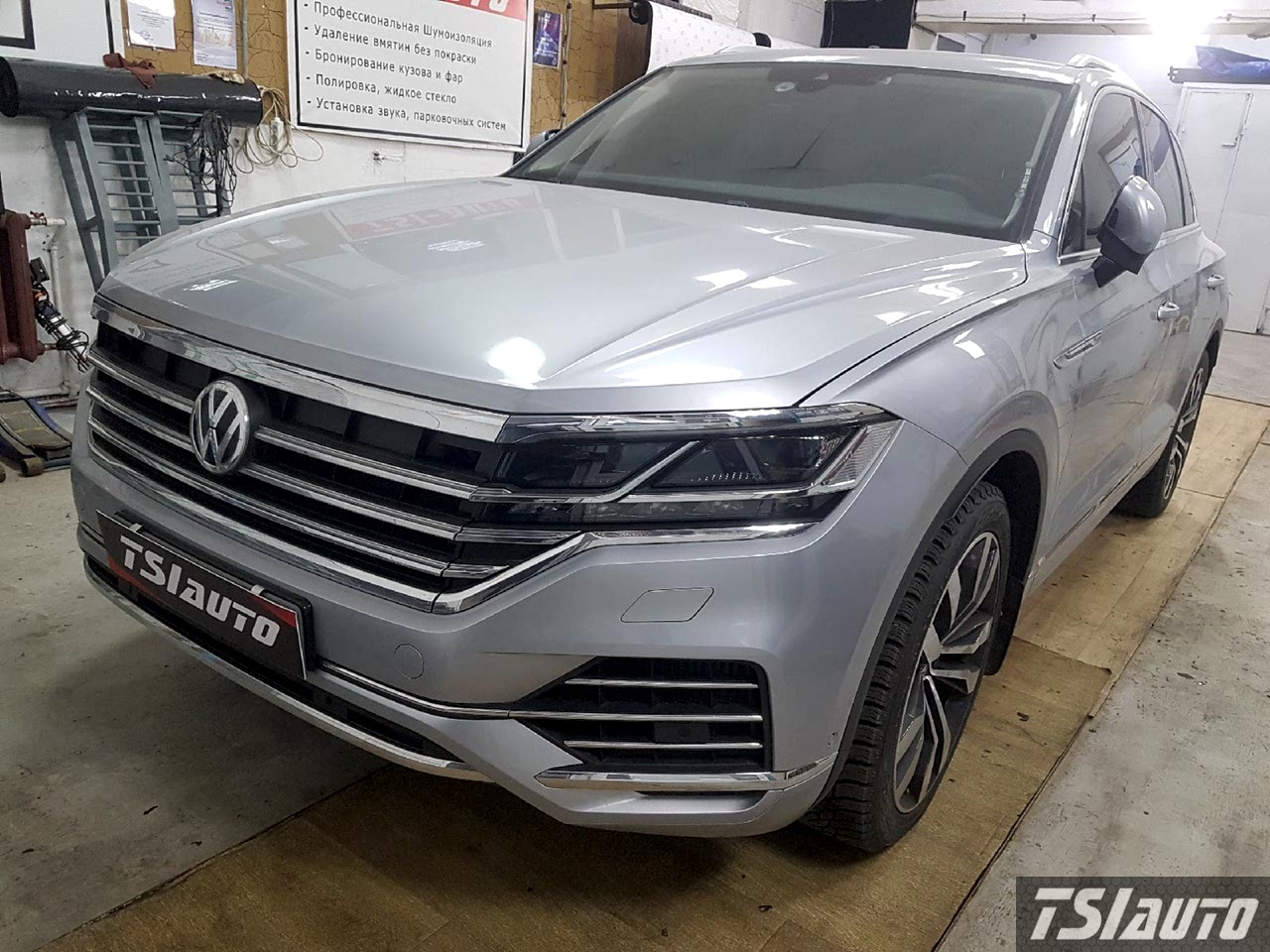 Правильная шумоизоляция Volkswagen Touareg 3 в Астане